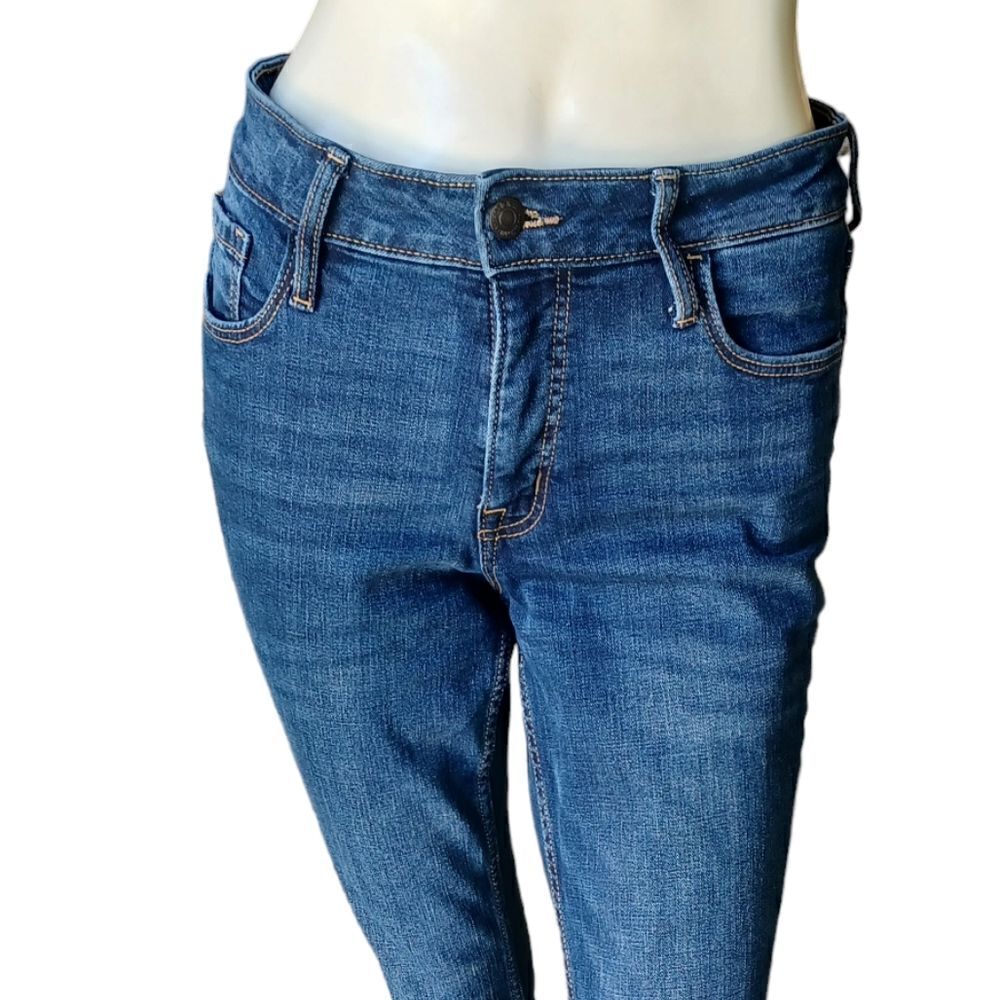 Sku# 7003117.....Old Navy Skinny Jeans Size 6P W26" 25"Inseam 9"Rise